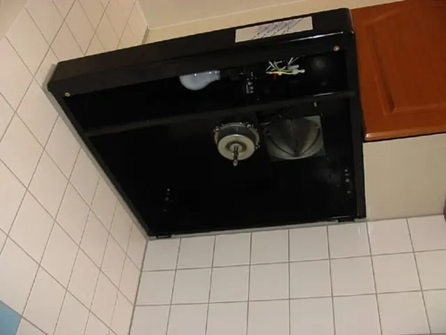 業界歴10年のベテランスタッフがお伺いします。《レンジフードタイプ》サービスの画像