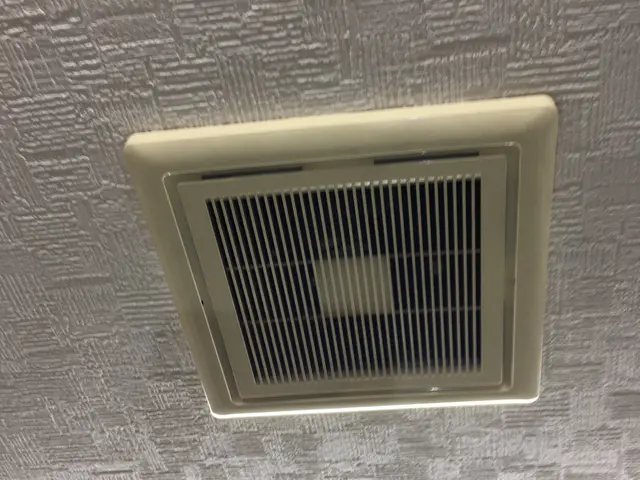 今月空きあります！換気扇をお掃除★低刺激の洗剤でもしっかり汚れを落とします！サービスの画像