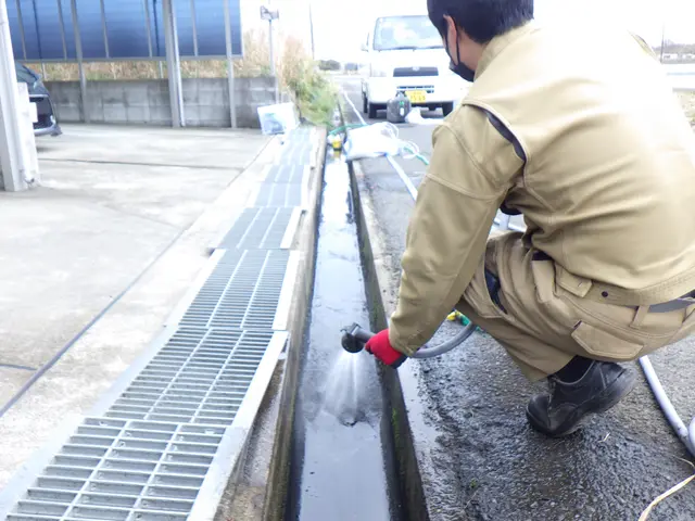 ◆20m以内一律価格◆回収料金含む◆追加料金無し◆33000円から◆サービスありサービスの画像