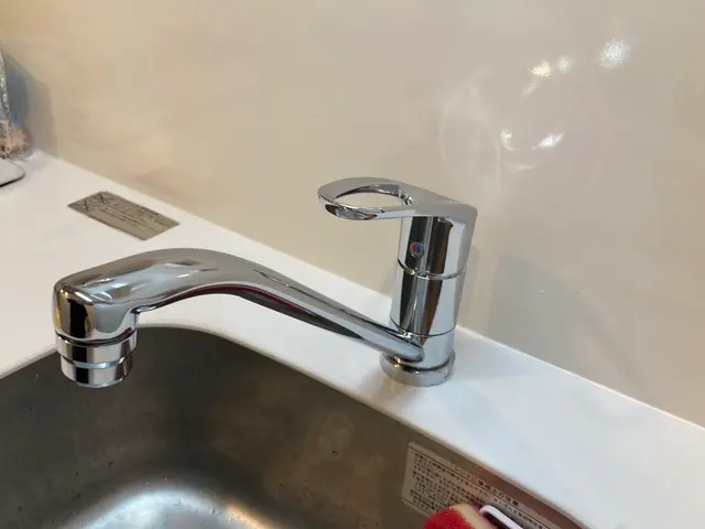 台所水栓交換｜お客様ご用意の商品OK｜損害保険加入｜丁寧施工サービスの画像