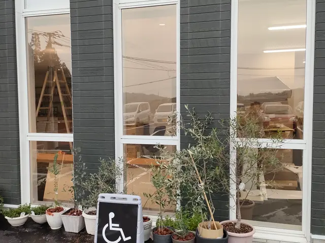 新規出店キャンペーンを実施中！窓ぎわのお悩みさようなら★貼って安心、より快適に！サービスの画像