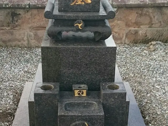 【大切なお墓を綺麗に保ちたい】手作業でひとつひとつ丁寧に真心込めて綺麗に致しますサービスの画像