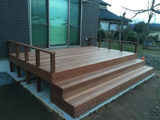 ウッドデッキ再生補修。プロの技術でご満足いただけるように心を込めて作業いたしますサービスの画像