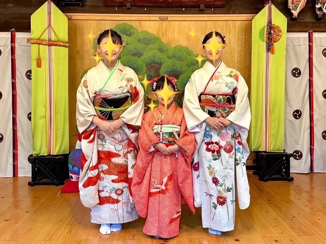 優雅で優しく快適なお着付けで、大切な日を心を込めて美しく彩ります。