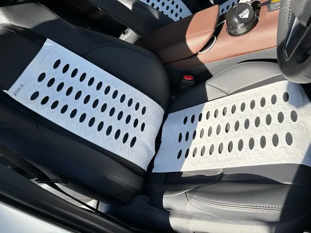 シートカバー取付ご対応します！サービスの画像