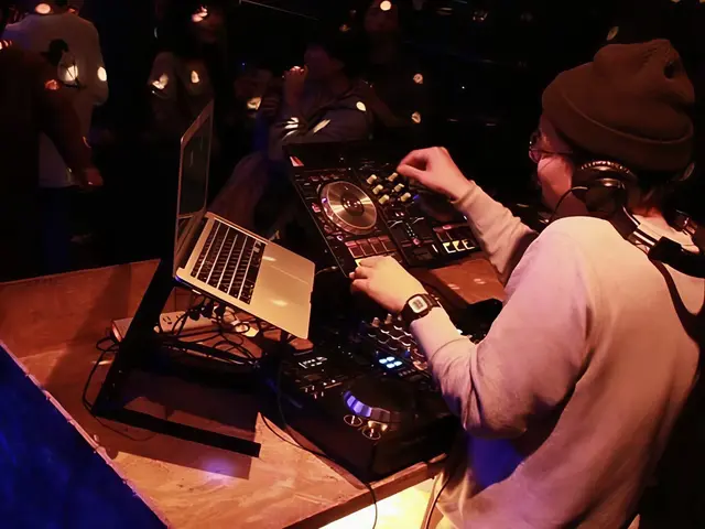 【出張DJ】ジャンルを横断する心地良いグルーヴで空間を演出します