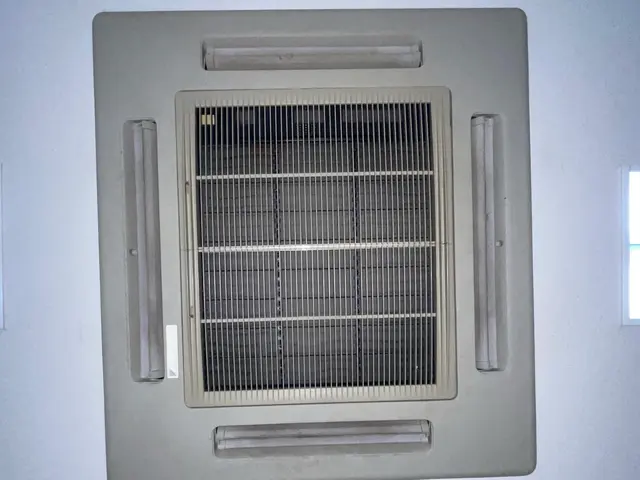 天井埋込エアコンクリーニング（1方向・2方向・4方向対応）サービスの画像