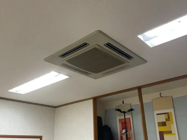 天井埋込エアコンクリーニング（1方向・2方向・4方向対応）サービスの画像