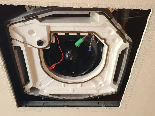 店舗、事務所等の天井埋め込みカセットエアコンサービスの画像