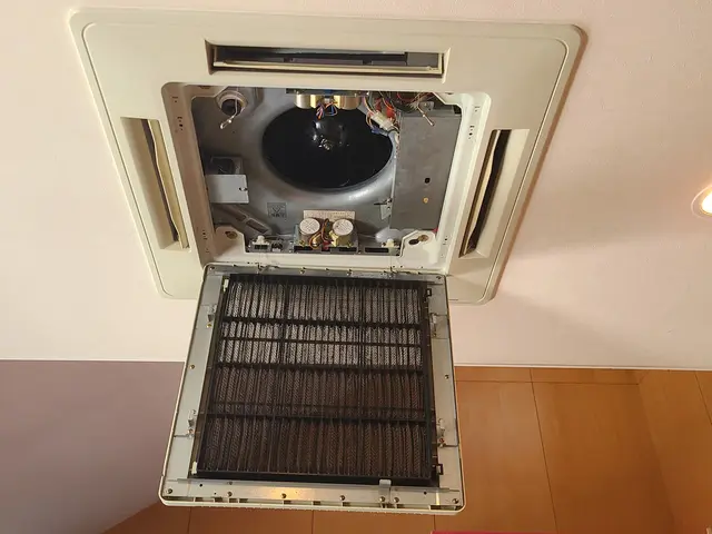 店舗、事務所等の天井埋め込みカセットエアコンサービスの画像