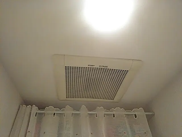 トイレ換気扇交換！業界歴14年の第一種電気工事士がお伺い致します。サービスの画像