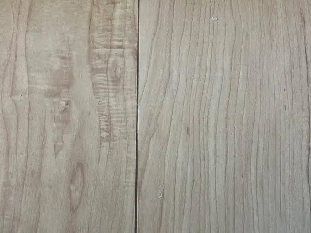 即日対応可能！フットワーク軽やかな店長が傷・シミ・日焼け完全修復サービスサービスの画像