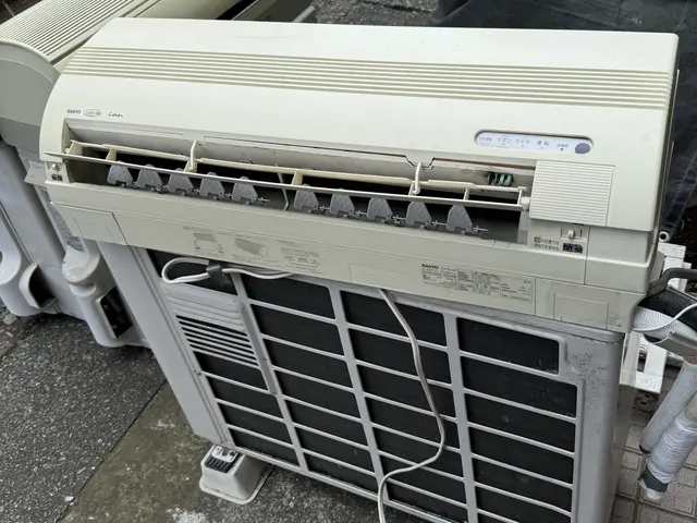 家庭用ルームエアコン取り外しサービスの画像