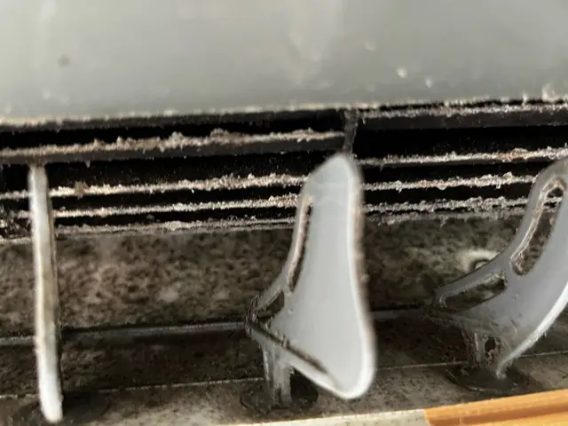 追加料金無し！【ニオイ無くします】自社スタッフによるエアコンクリーニングサービスの画像