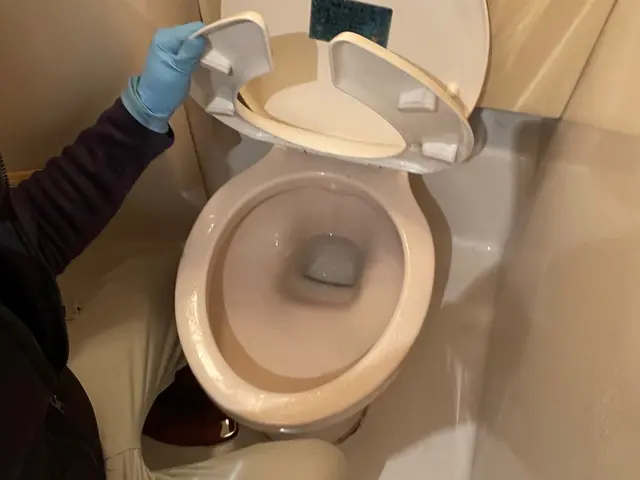 トイレ臭いが強くなってきた方、換気扇クリーニングで循環効率◯サービスの画像