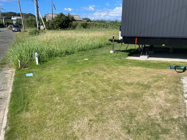 丁寧な草むしりは当社にお任せ下さい！ご納得いただけるサービスをご提供いたします。サービスの画像