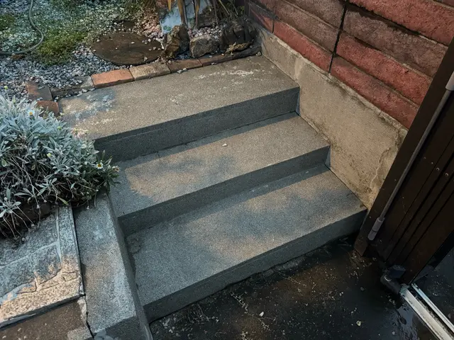 石材クリーニング専門店だから落とせる技がある！サービスの画像