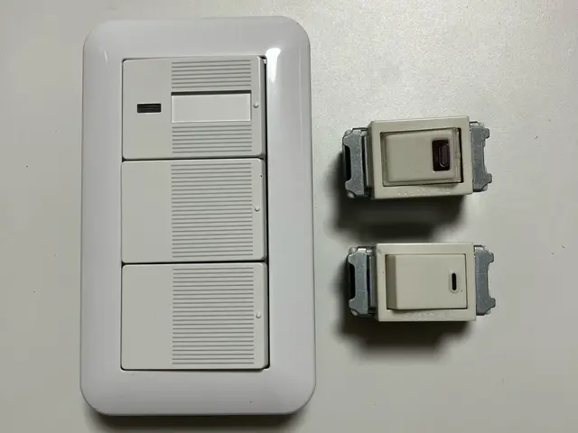 コンセント・スイッチの交換サービスの画像