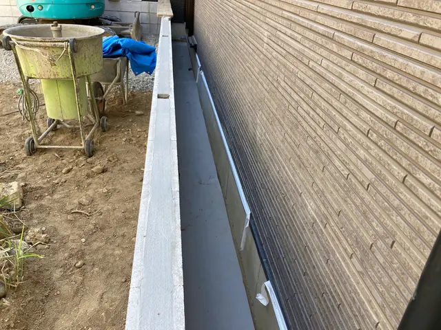 【煩わしい雑草対策】　　快適な暮らしのお手伝い！　　雑草繁茂を抑制します！サービスの画像