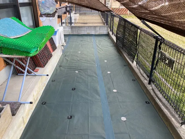 【煩わしい雑草対策】　　快適な暮らしのお手伝い！　　雑草繁茂を抑制します！サービスの画像