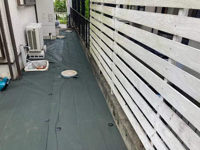 【煩わしい雑草対策】　　快適な暮らしのお手伝い！　　雑草繁茂を抑制します！サービスの画像