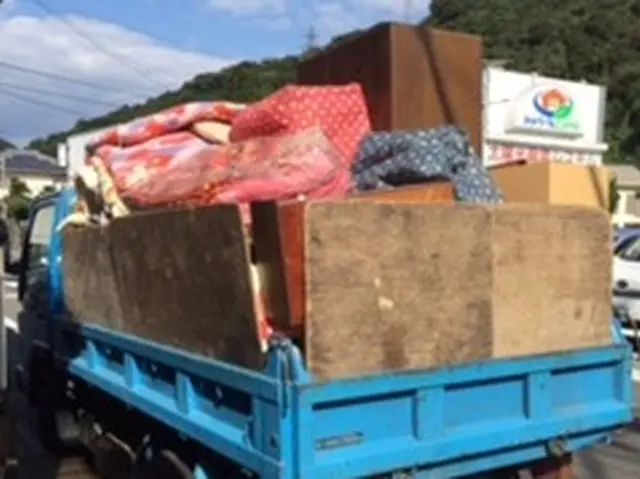 《クレジットカード利用可 ♪》２トントラック積み放題の不用品回収　長崎の地域密着サービスの画像