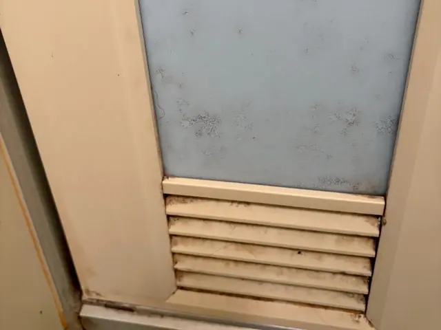 冬でも増える見えないカビ！防カビ無料期間中！エプロン内も徹底お掃除！！サービスの画像