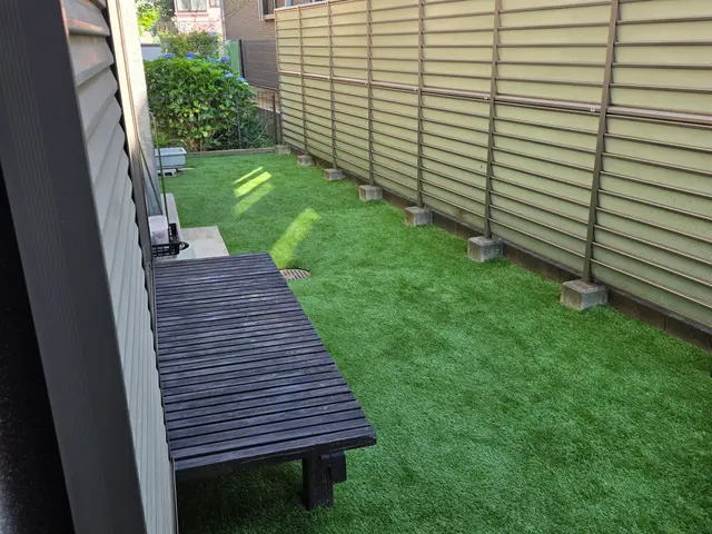 ☆下地が見えない高密度ふっかふか人工芝☆対応地域外のお見積り、ご相談も承ります！サービスの画像