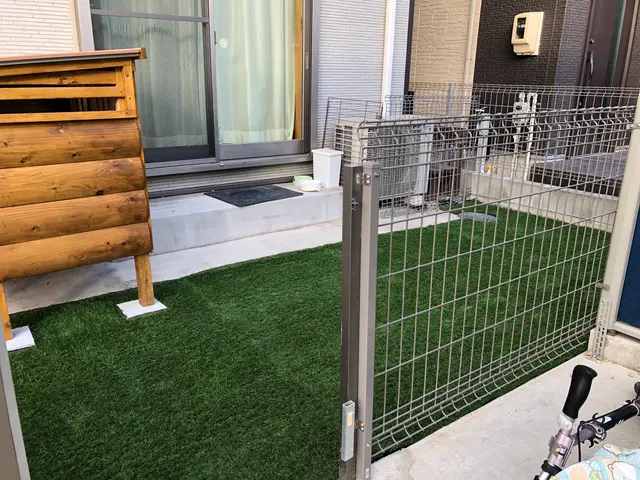 土間のプロがつくる長持ち人工芝！草が生い茂る時期に向けて今から人工芝施工を！サービスの画像