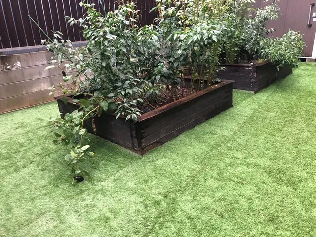 どんな形のお庭でも綺麗に施工可能！来年の草の時期に向けて秋冬の間にしましょう！サービスの画像