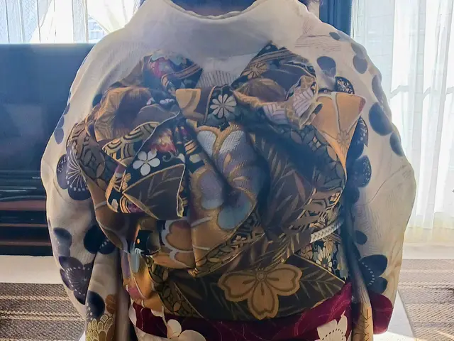 ご自宅で安心の出張着付けサポート。卒業シーズン受付中（※3/18・23を除く）