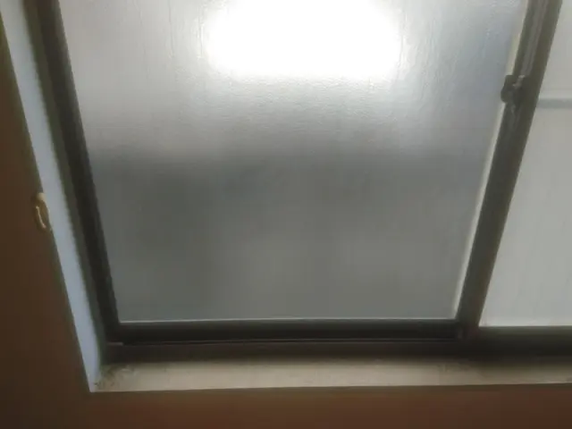 ハウスクリーニング士！天然洗剤使用☆ガラスサッシの汚れ...気になりますよね！サービスの画像