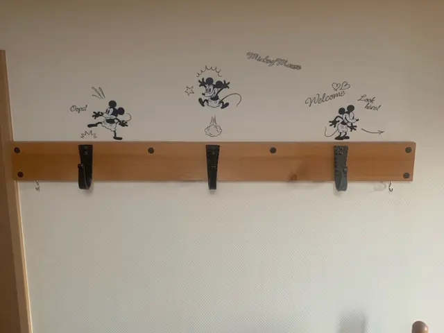 ハンガーパイプ取り付けお任せください！現場に合わせてカット【加工無料】サービスの画像