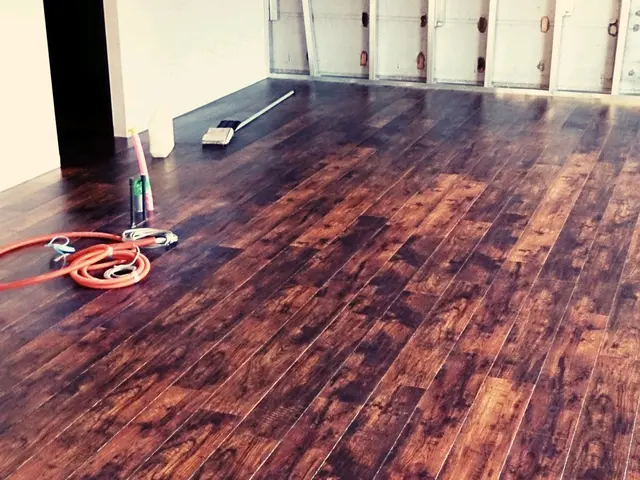 【業歴30年の経験実績！】女性スタッフ同行OK！美装プロのフロアコーティング工事サービスの画像