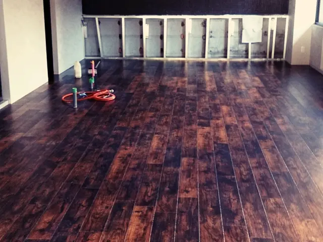 【業歴30年の経験実績！】女性スタッフ同行OK！美装プロのフロアコーティング工事サービスの画像