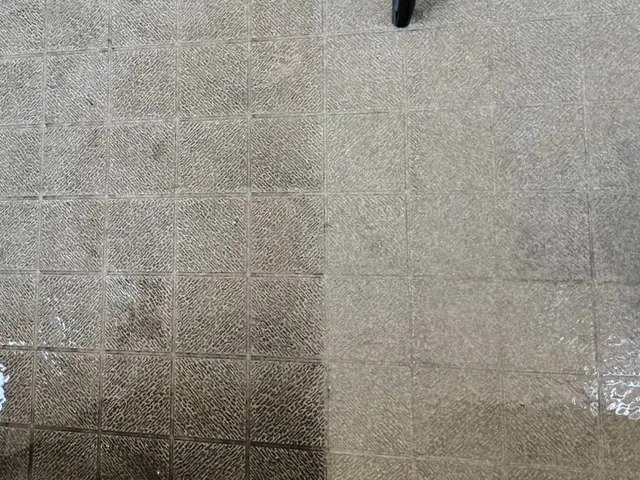 高圧洗浄で駐車場、お家を美しく蘇らせます。サービスの画像