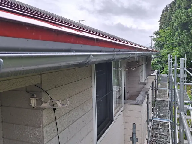 雨樋掃除・修理サービスの画像