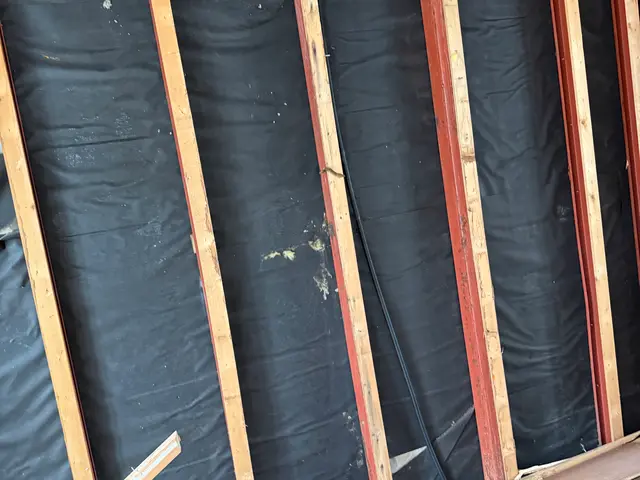 一部解体。サービスの画像