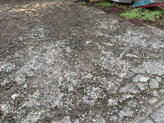 一部解体。サービスの画像