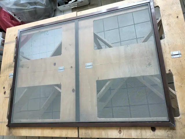 ☆当日仕上げ☆土日祝日歓迎☆網戸の張り替え☆2枠以上のご依頼で押えゴム無料交換☆サービスの画像