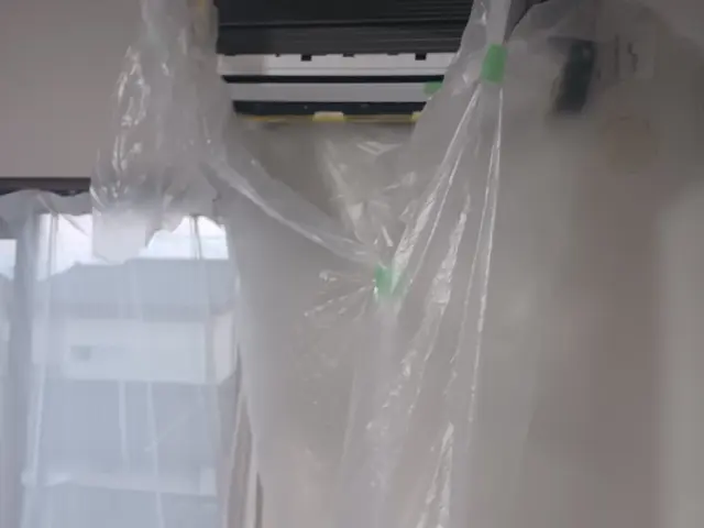 壁掛け式エアコン分解洗浄【女性スタッフ必ず同行】営業時間外でもご相談ください。サービスの画像