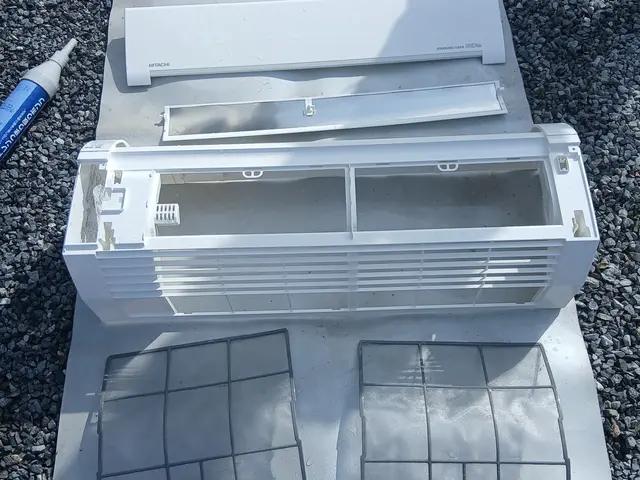 壁掛け式エアコン分解洗浄【女性スタッフ必ず同行】営業時間外でもご相談ください。サービスの画像