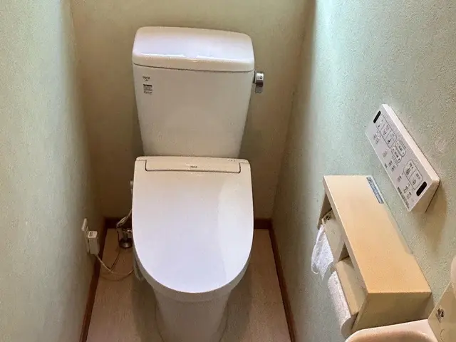 ウォシュレット取り外し、取り付け、処分サービスの画像