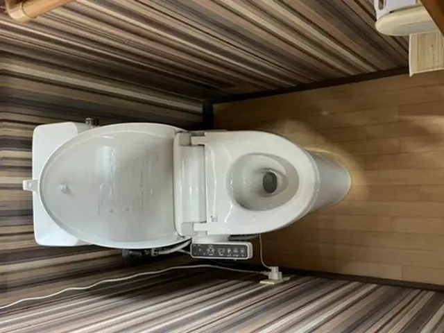 ウォシュレット取り外し、取り付け、処分サービスの画像