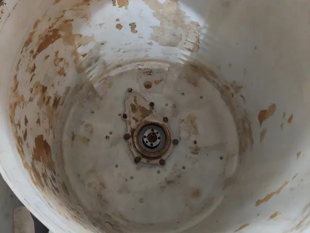 洗濯機の簡易洗浄、分解洗浄、一生懸命やってます。お客様の笑顔が見たいです！サービスの画像