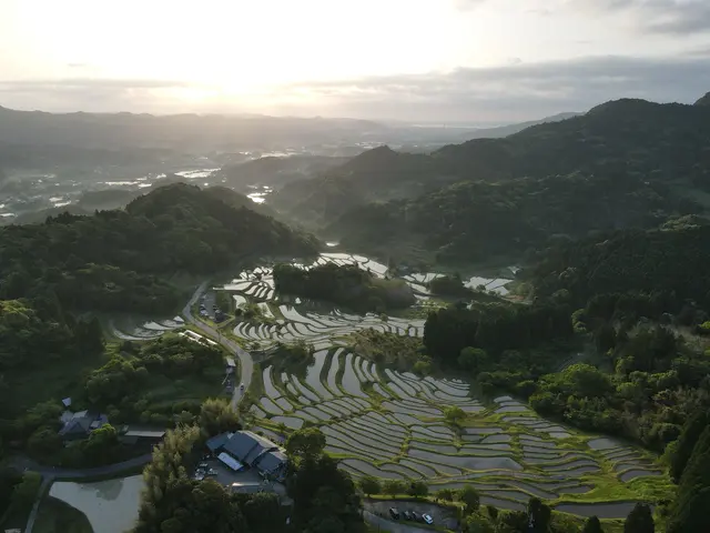 ドローン撮影、写真、映像、屋根点検、記念撮影。国土交通省の飛行許可承認済み！