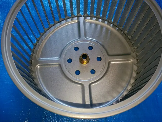 プロの技術で、必ずご満足いただけるように、精一杯心を込めて作業いたします。サービスの画像