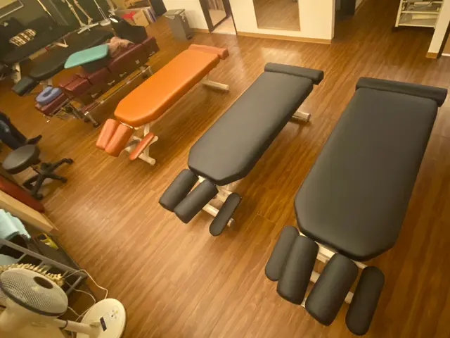 医療、整体ベッド、椅子、ソファ等、張り替えサービスの画像