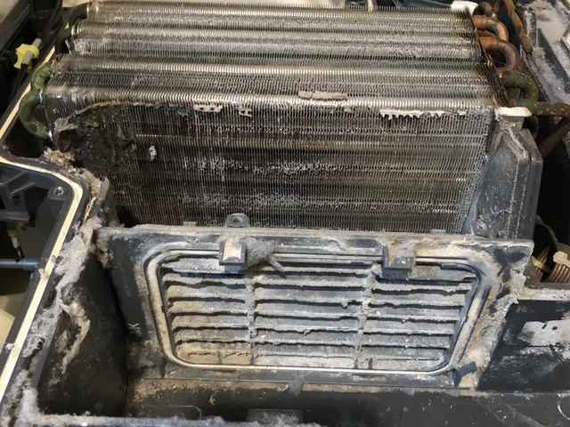 分解洗浄 所要2〜3h 乾燥機能復活 paypay エアコンとのセット割有りサービスの画像