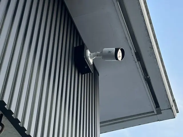 住宅、店舗などの防犯カメラ設置、（有線、無線）隠ぺい工事！サービスの画像